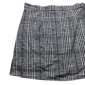 Classic Black and White Houndstooth Plaid Skirt Size Large